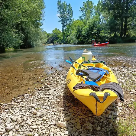 Les Lits De Montbel Bed & Breakfast